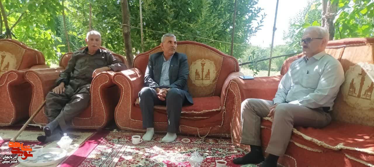 دیدار و تجلیل مسئولین شهرستان سردشت با جانباز شیمیایی محمد ایران منش و خانواده معظم شهیدان نسرین و رسول رسولی