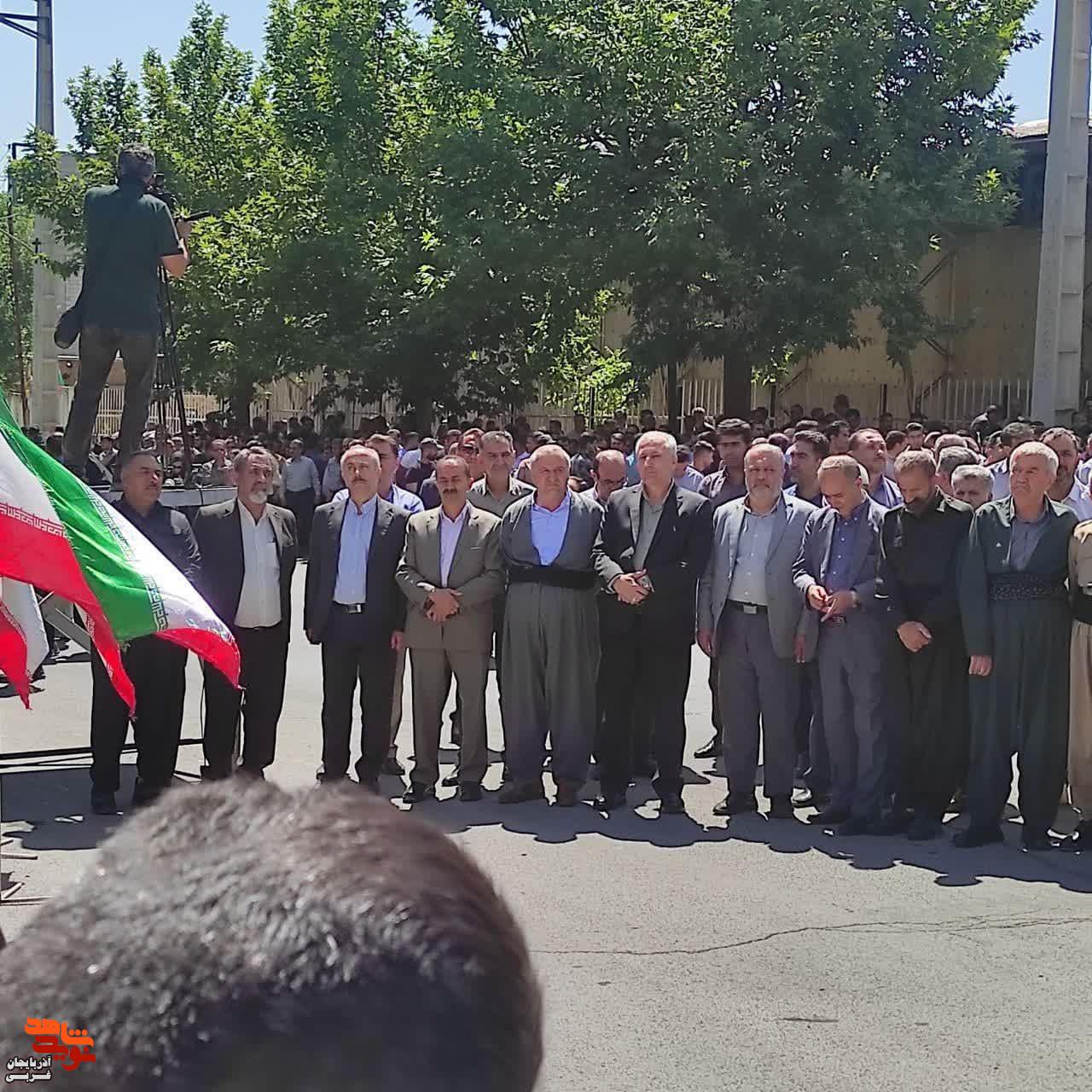 تجمع مردم ،خانواده ایثارگران و شهدا در شهر مهاباد در محکومیت جنایات رژیم صهیونیستی و آمریکا