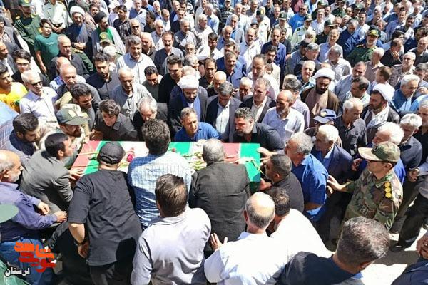 پیکر شهید «رضا لشنی زند» در دورود به خاک سپرده شد