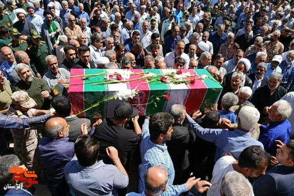 پیکر شهید «رضا لشنی زند» در دورود به خاک سپرده شد