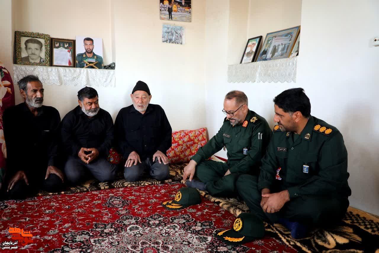 دیدار سردار محمد حسین رجبی فرمانده سپاه شهدا آذربایجان غربی از خانواده شهدا