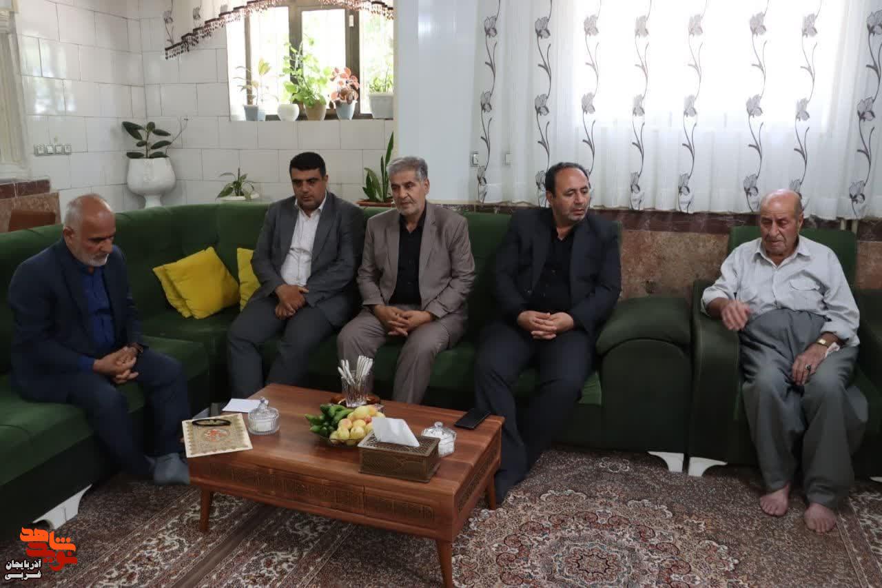 دیدار مدیرکل بنیاد شهید و امورایثارگران آذربایجان غربی با خانواده  شهیدان والامقام «ابراهیم یاری» و «امید محمد پور» در بوکان