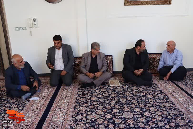 دیدار مدیرکل بنیاد شهید و امورایثارگران آذربایجان غربی با خانواده  شهیدان والامقام «ابراهیم یاری» و «امید محمد پور» در بوکان