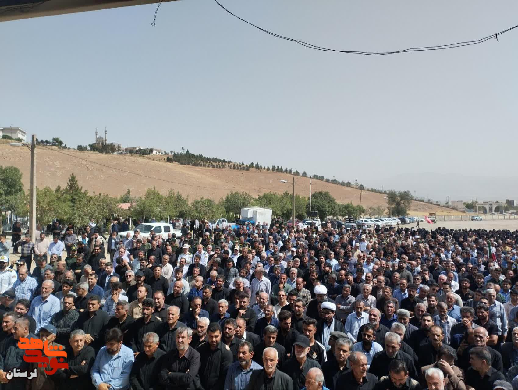 پیکر شهید «احسان ماهرو بختیاری» در گلزار شهدا دورود آرام گرفت