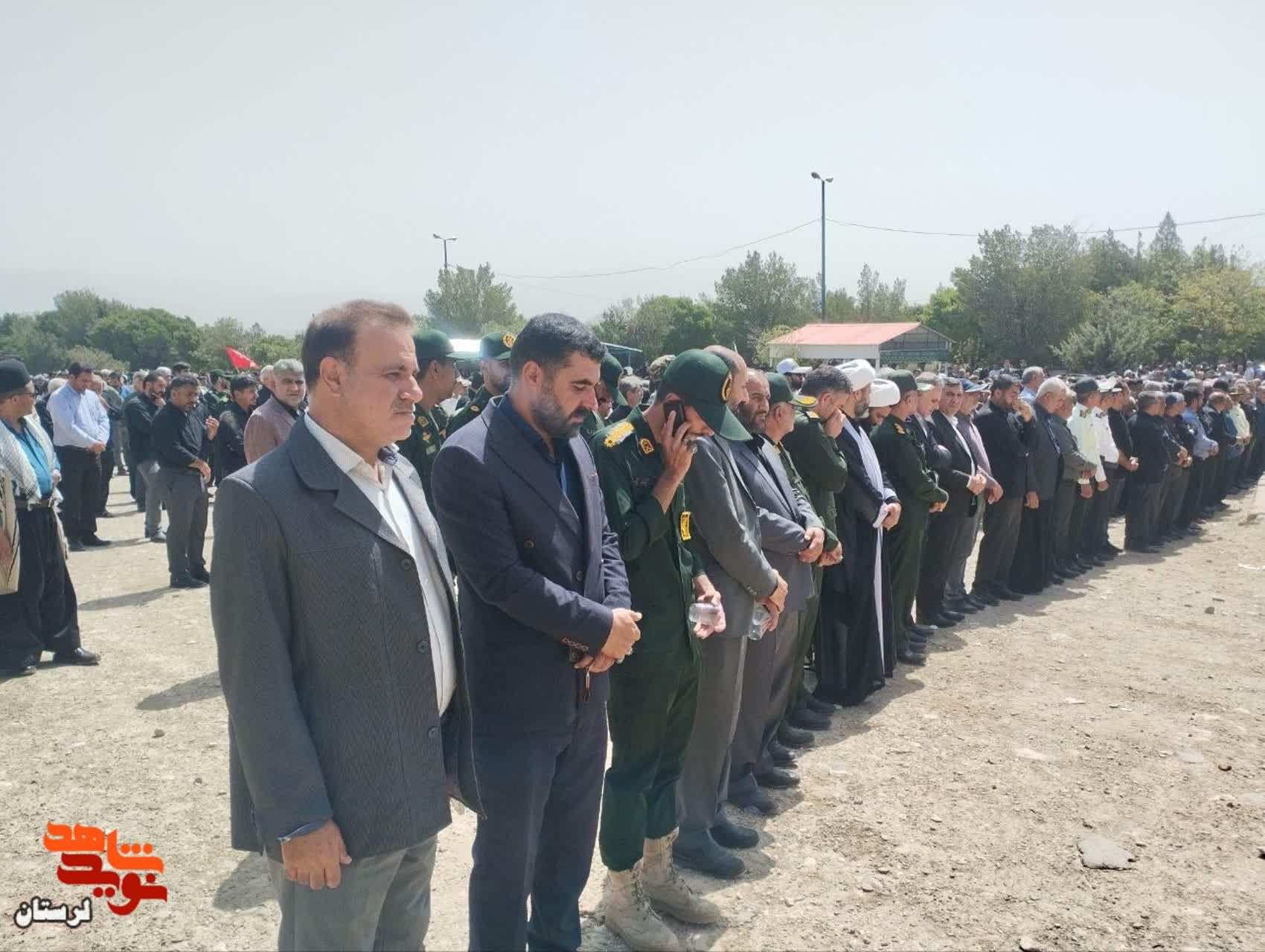 پیکر شهید «احسان ماهرو بختیاری» در گلزار شهدا دورود آرام گرفت