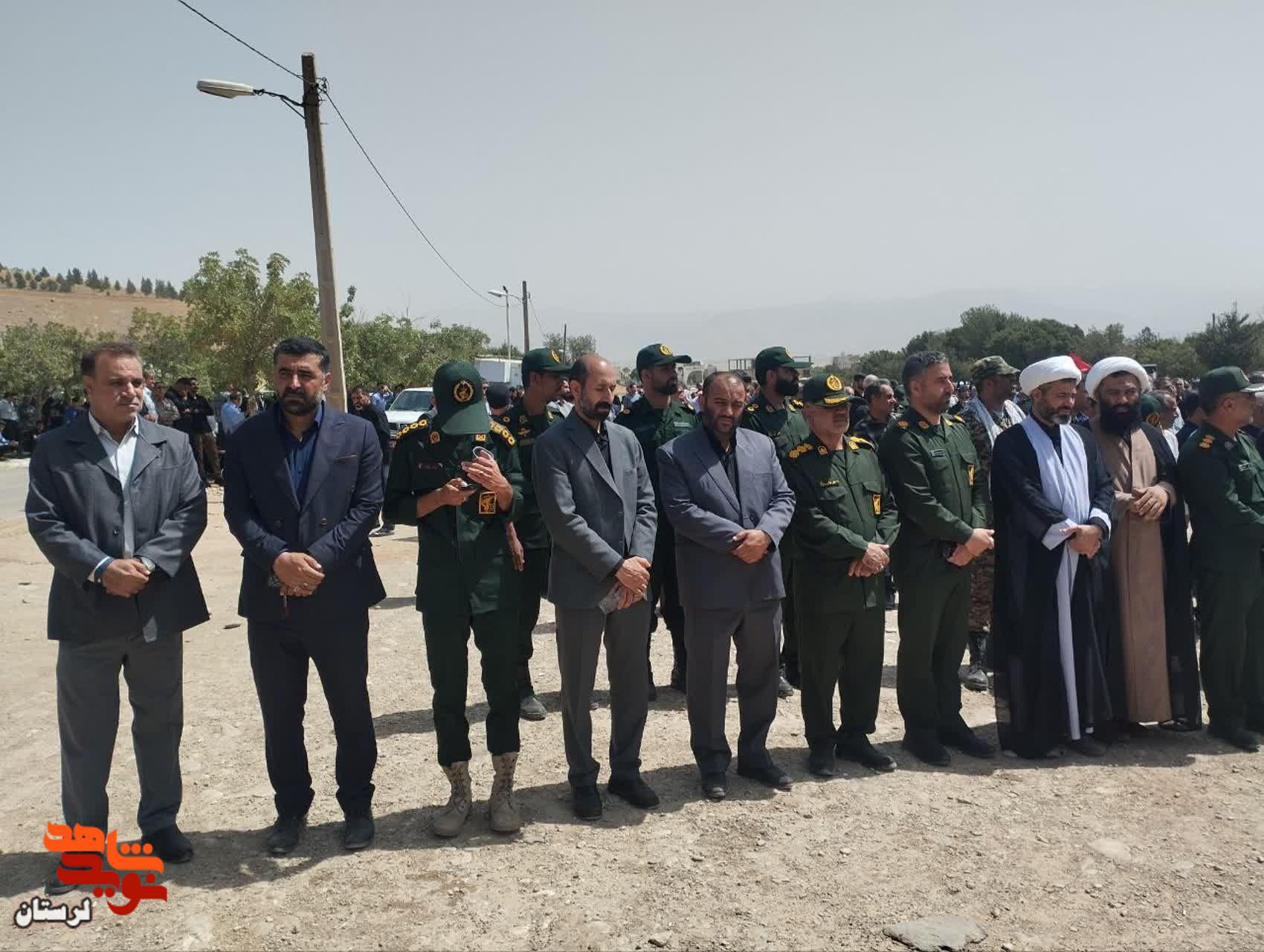 پیکر شهید «احسان ماهرو بختیاری» در گلزار شهدا دورود آرام گرفت