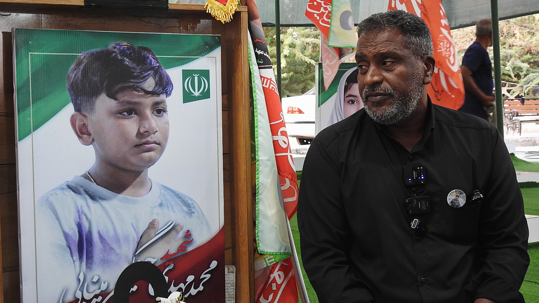 پدر دانشآموز میناب هنوز صدای قرآنخواندن شهیدش را میشنود پدر دانشآموز میناب هنوز صدای قرآنخواندن شهیدش را میشنود