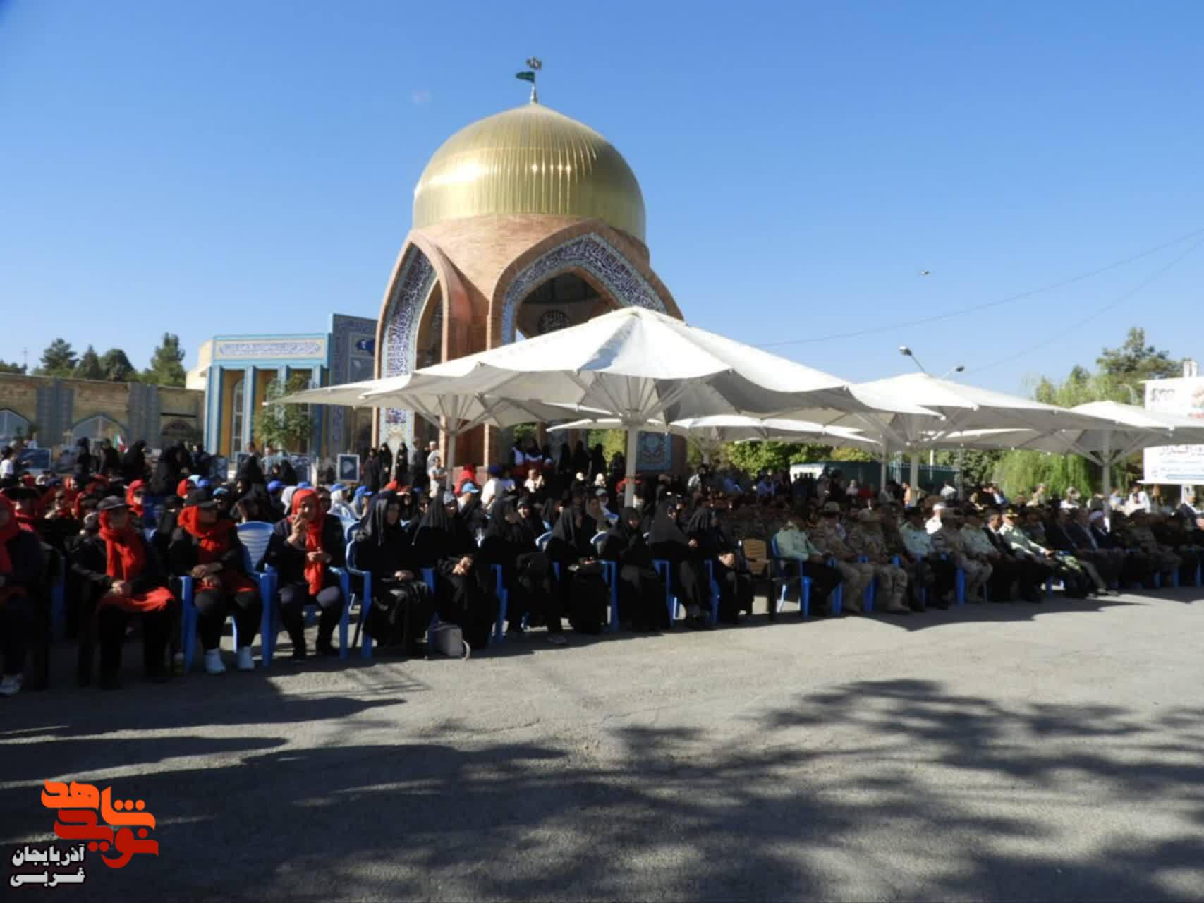مراسم «میهمانی لالهها» در گلزار شهدای ارومیه مراسم «میهمانی لالهها» در گلزار شهدای ارومیه