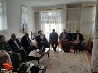 دیدار با خانواده شهدا و ایثارگران در سلماس