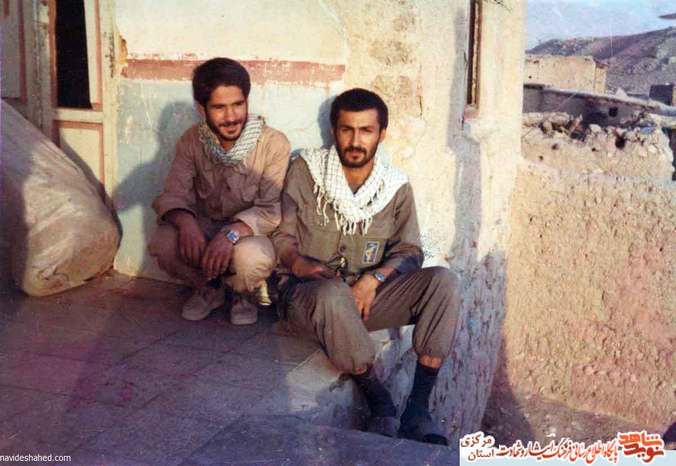 دو تن از رزمندگان لشکر 17 - 1366