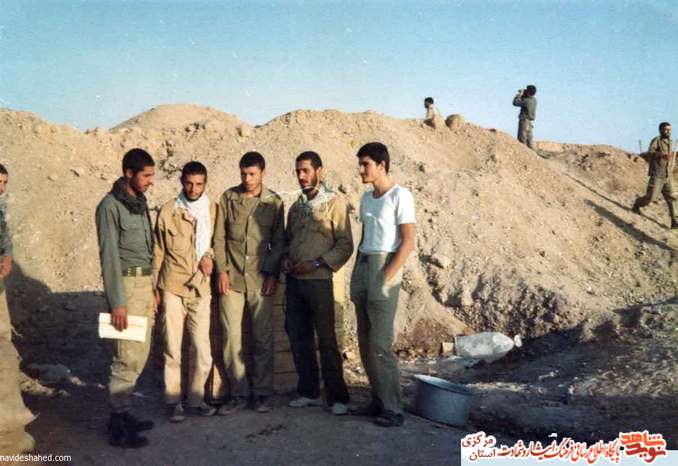 از چپ: شهید مهدی ناصری - سید مرتضی شاهرخی - شهید علیرضا قربانعلی - محمود نیکنژاد - محمود عارفی