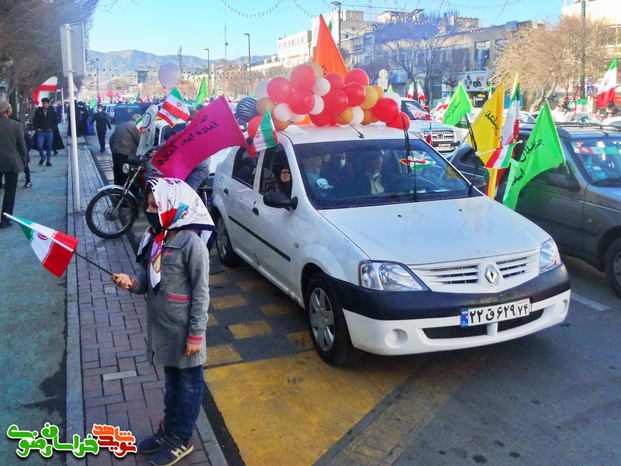 شور انقلابی در دل همگان موج می زند