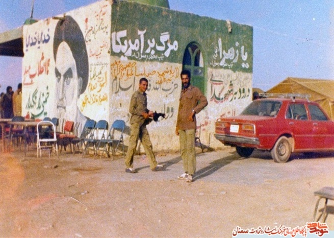 نفر سمت چپ شهید غلامعلی عاقلی