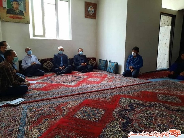 دیدار مسئولین بنیاد شهید استان سمنان با والدین معزز شهید مدافع حرم حسن حسنی - مهدیشهر هجدهم مردادماه ۱۴۰۰