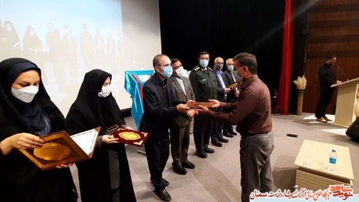 مراسم تجلیل از خانوادههای شاهد و ایثارگر کارگروه دانشآموزان و فرهنگیان استان سمنان - باغ موزه دفاع مقدس سمنان هفتم مهرماه ۱۴۰۰