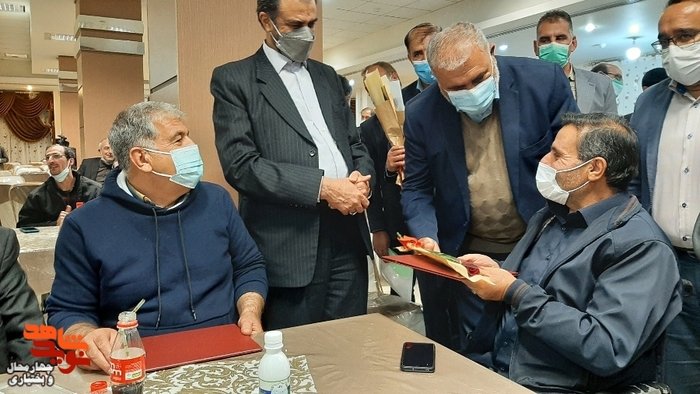 نشست صمیمی استاندار با جانبازان ویلچری