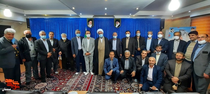 دیدار مسئولان و خانواده‌های معزز شهدا با نماینده ولی فقیه در استان سمنان - بیست و دوم اسفندماه ۱۴۰۰ دفتر نماینده ولی فقیه در استان سمنان