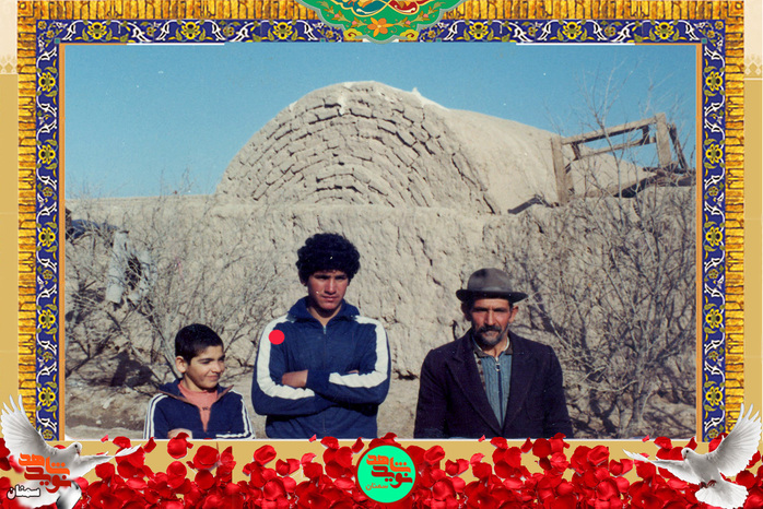 نفر وسط شهید رحیم بلوچی