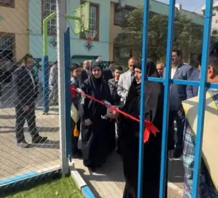 زمین چمن مصنوعی مدرسه شاهد منتظرین در ورامین افتتاح...