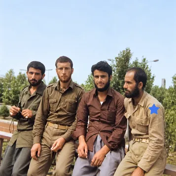 تصاویر و اسناد به یادگار مانده از شهید «گودرز فتاحی»