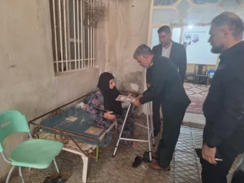دیدار فرمانده سپاه ناحیه دره‌شهر با خانواده‌های معظم شهدای شهرستان در قالب طرح سپاس